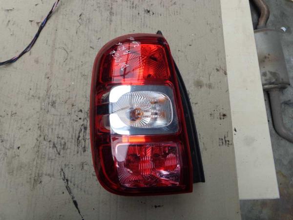 FEU ARRIERE GAUCHE DACIA DUSTER - Vue 1